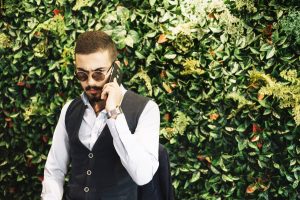 Jak ubrać faceta na wesele bez garnituru? Poznaj nasze stylizacje!